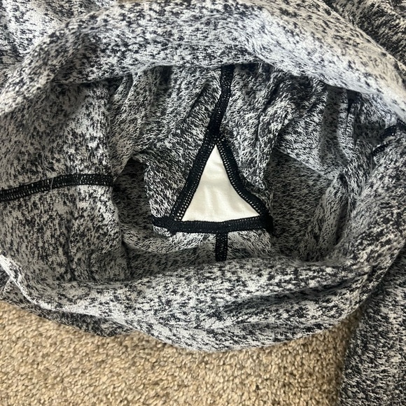 lululemon size 4 leggings - Picture 3 of 3